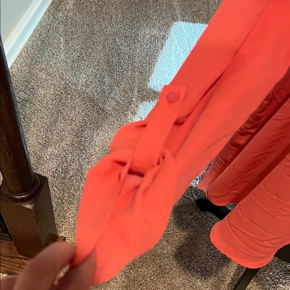 Chaus Coral Pink Blouse Women’s Roll Tab Sleeve High Low Hem Lightweight Top - Picture 5 of 10